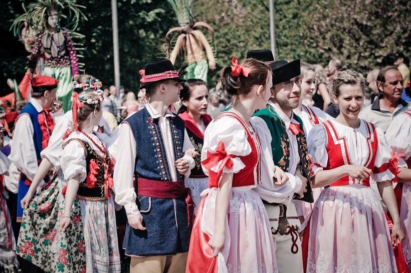 traditional-dress-quiz-14-Folk-Costumes-poland